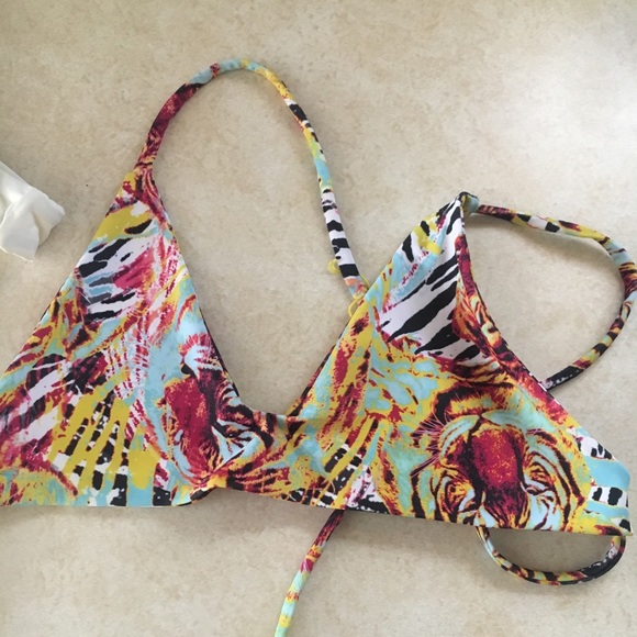 BNWT Pocahanto Swim Top - Picture 1 of 2